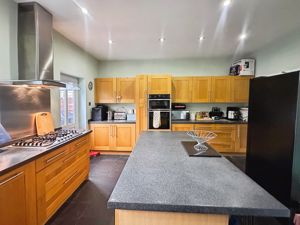 Kitchen- click for photo gallery